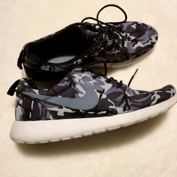 Nike roshe run shoes size 11.5 - Picture 6 of 7